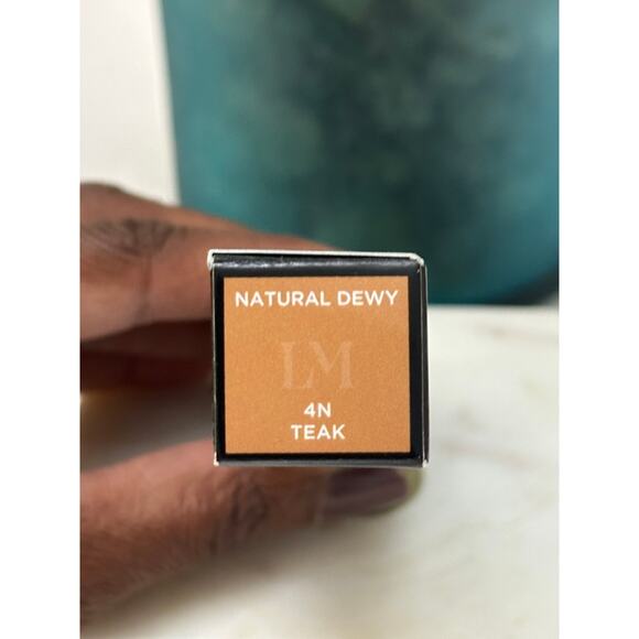 Laura Mercier Tinted Moisturizer Natural Dewy SPF 30 Sunscreen NIB 4N Teak - Picture 3 of 8